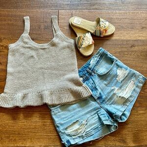 Stylish Knit Tank Top - Gray / Beige